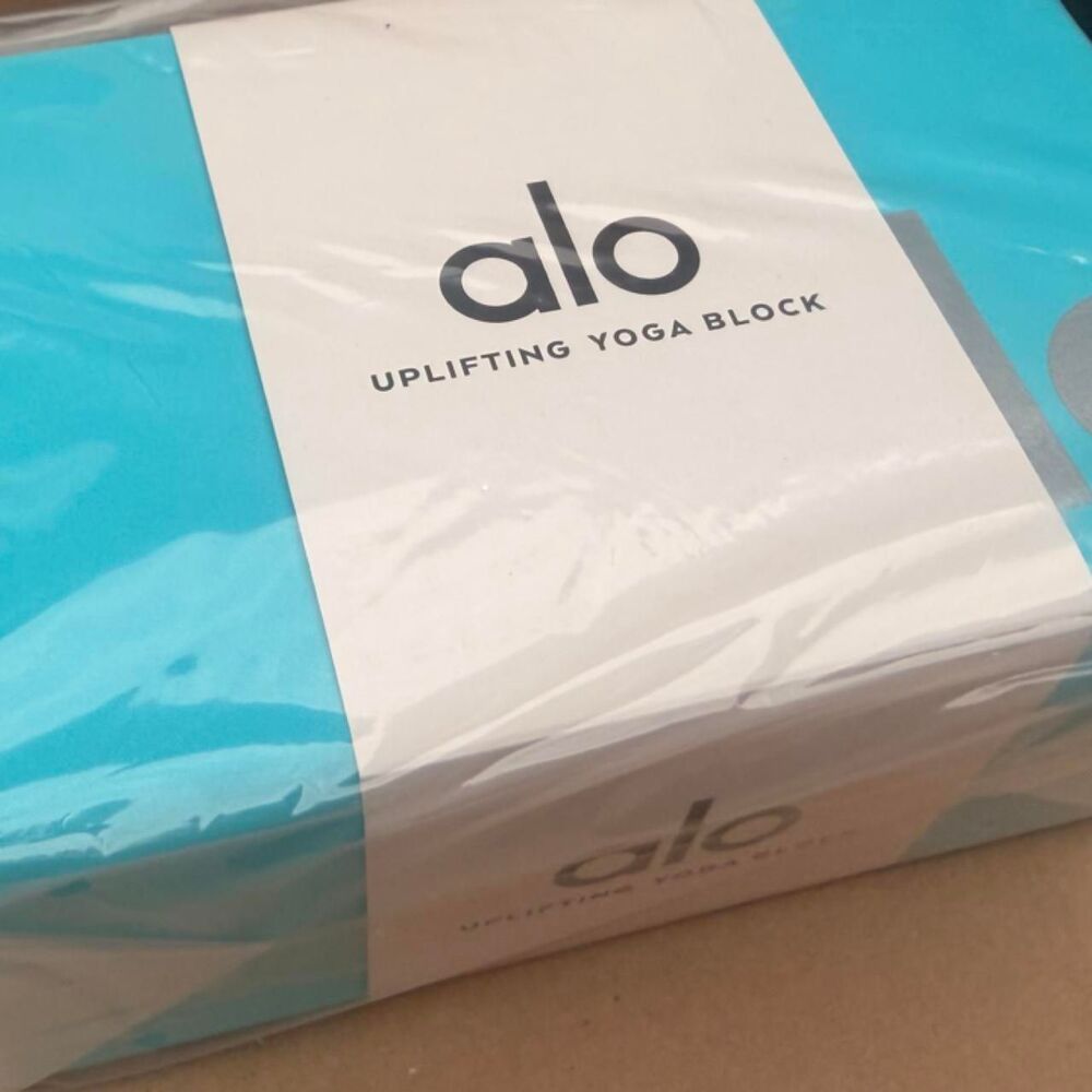 Alo-yoga White and Blue Fitness